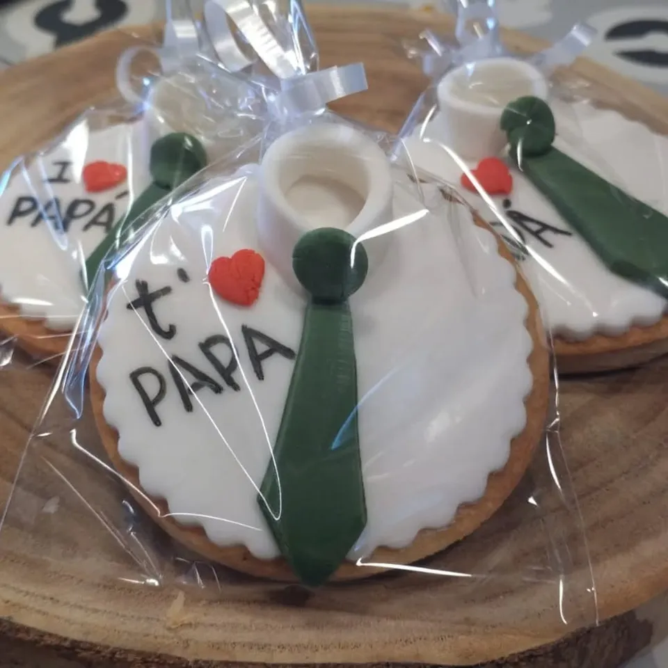 Galetes amb corbata per al dia del pare