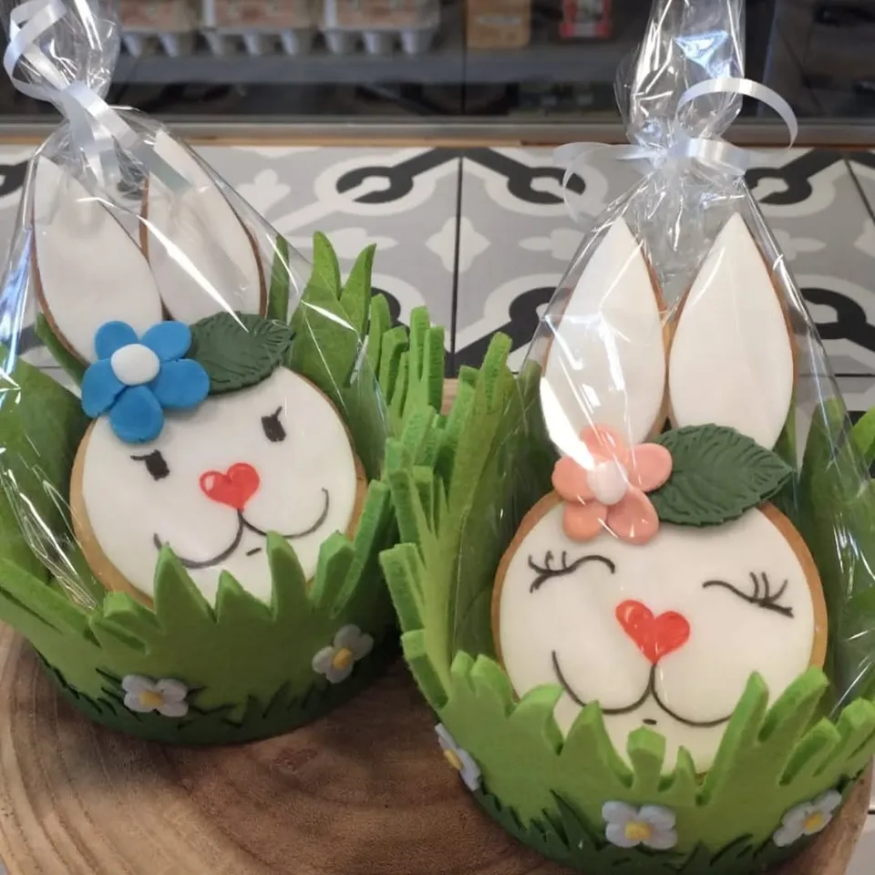 Galetes de conillet decorades per Pasqua